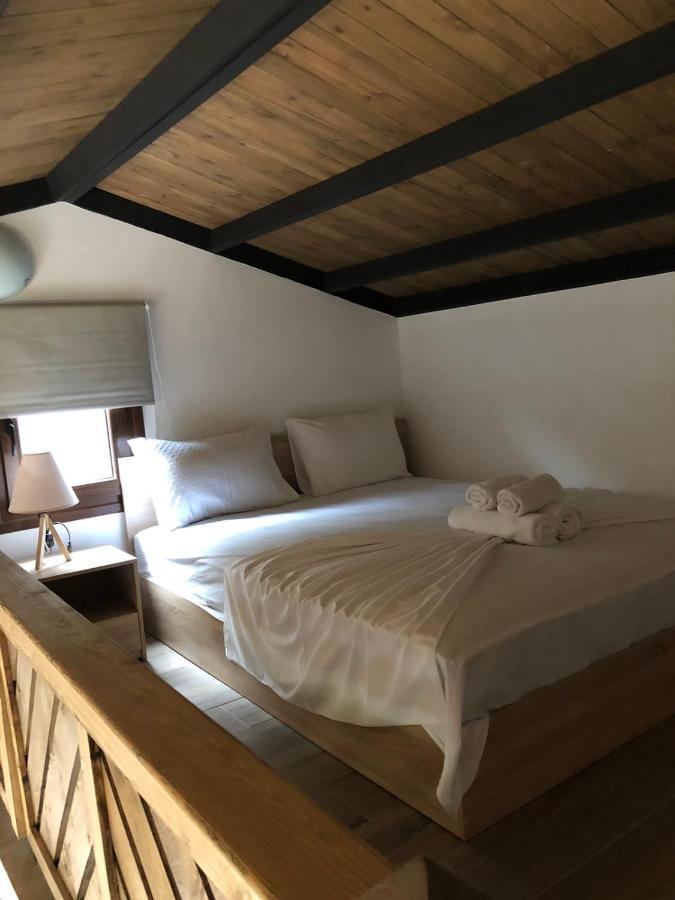 Mad'S Villas Néa Péramos Eksteriør bilde