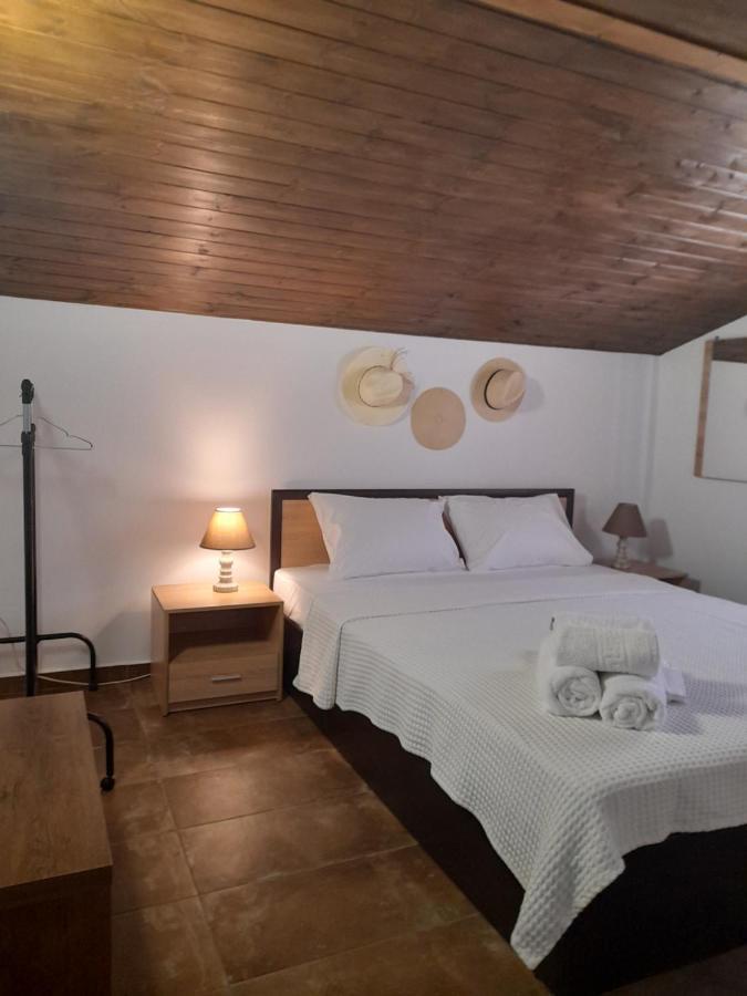 Mad'S Villas Néa Péramos Rom bilde