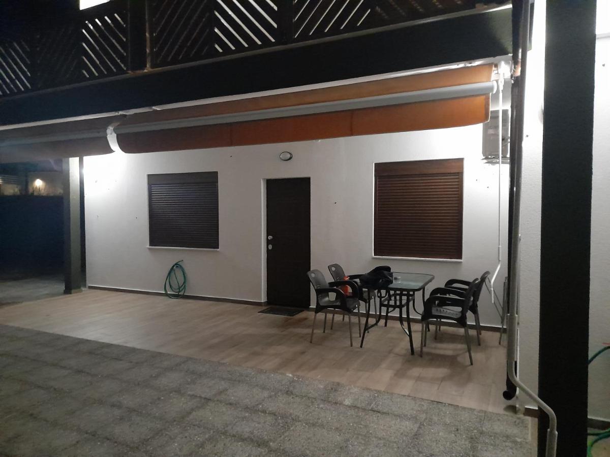Mad'S Villas Néa Péramos Rom bilde