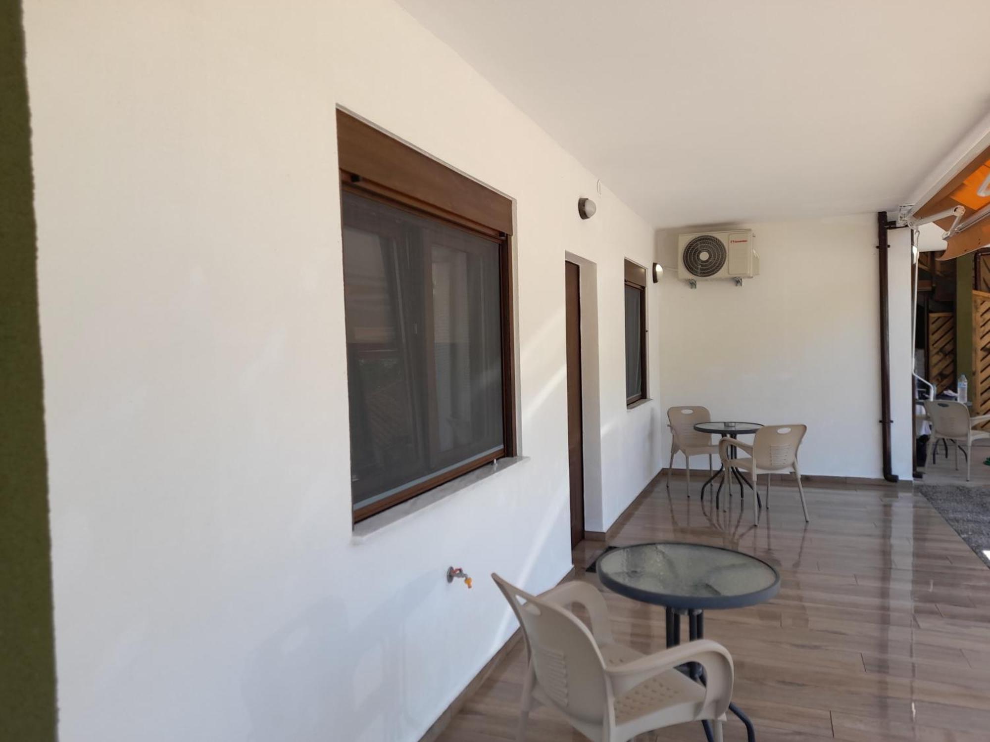Mad'S Villas Néa Péramos Rom bilde
